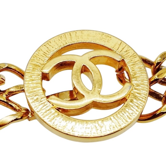 ✨🛍️ Chanel Gold CC Medallion Chain Belt - Picture 3 of 4